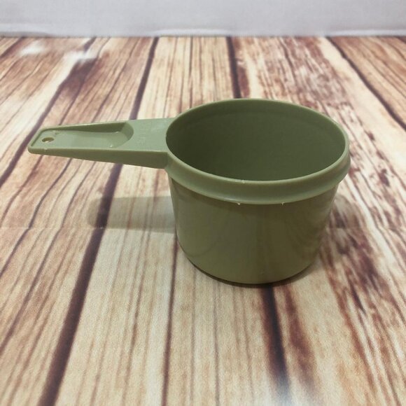 Vintage Tupperware Avocado Green Nesting Measuring Cup 3/4 CUP Replacement 762-5 - Picture 3 of 12